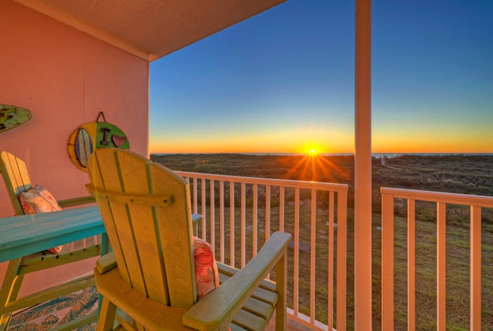 Ocean-View Balcony • 2 Pools | Steps to Beach