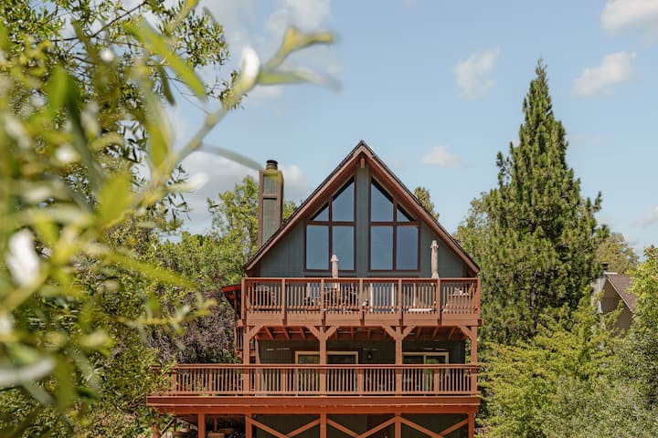 A-Frame, Lake Access, Game Rm, EV Chgr, Dog's OK