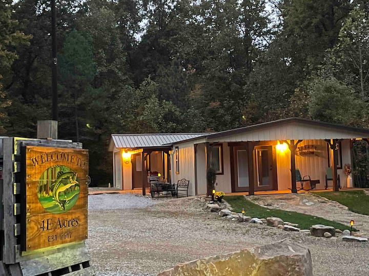 Sleepy Hollow cabin on 4E Acres