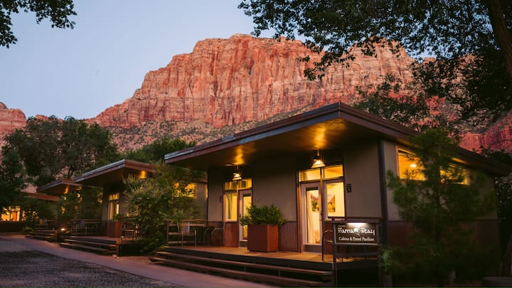 Nama-Stay Room 12 | Queen, 5 Minutes to Zion NP