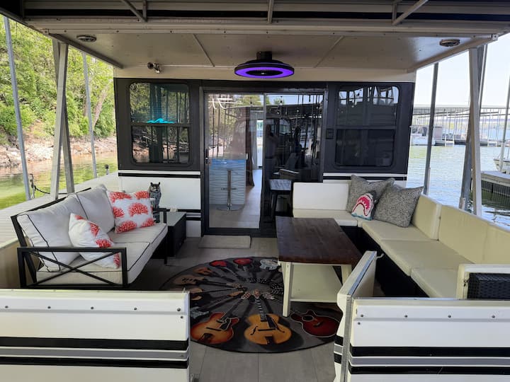 5 o'clock Somewhere; your floating Paradise!