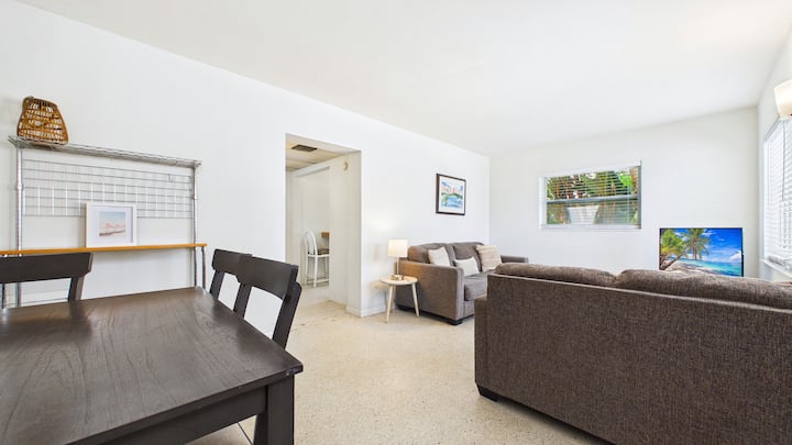 #7 BEACH access condo, 70 steps from the sand