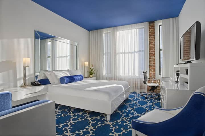 Boutique Hotel In The Heart Of New Orleans | Bar