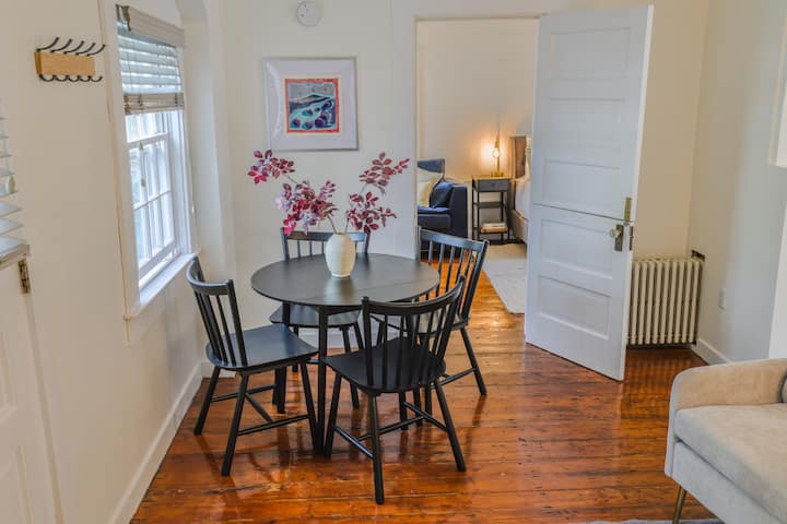 Charming 1BR Condo in the Heart of Camden Village