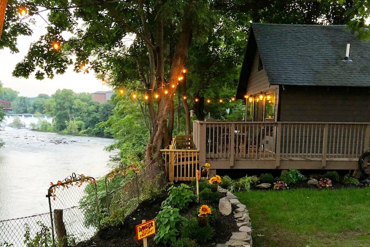 Carriage House on Falls, Walk to Village