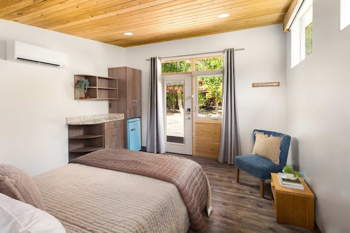 Nama-Stay Room 8 | Queen, 5 Minutes to Zion NP