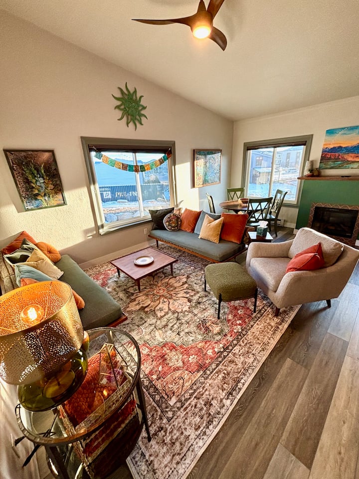 The Sundog Condo, downtown BV!