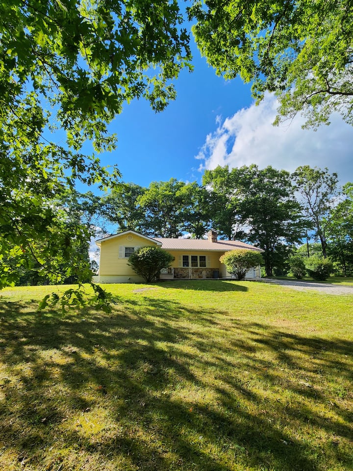Dalton Farm-quiet, country setting w/ fishing pond