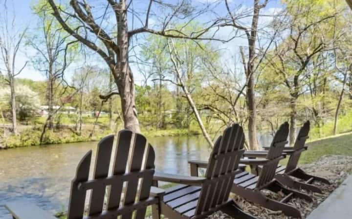 102 Foggy Dew -Riverfront Condo in Townsend