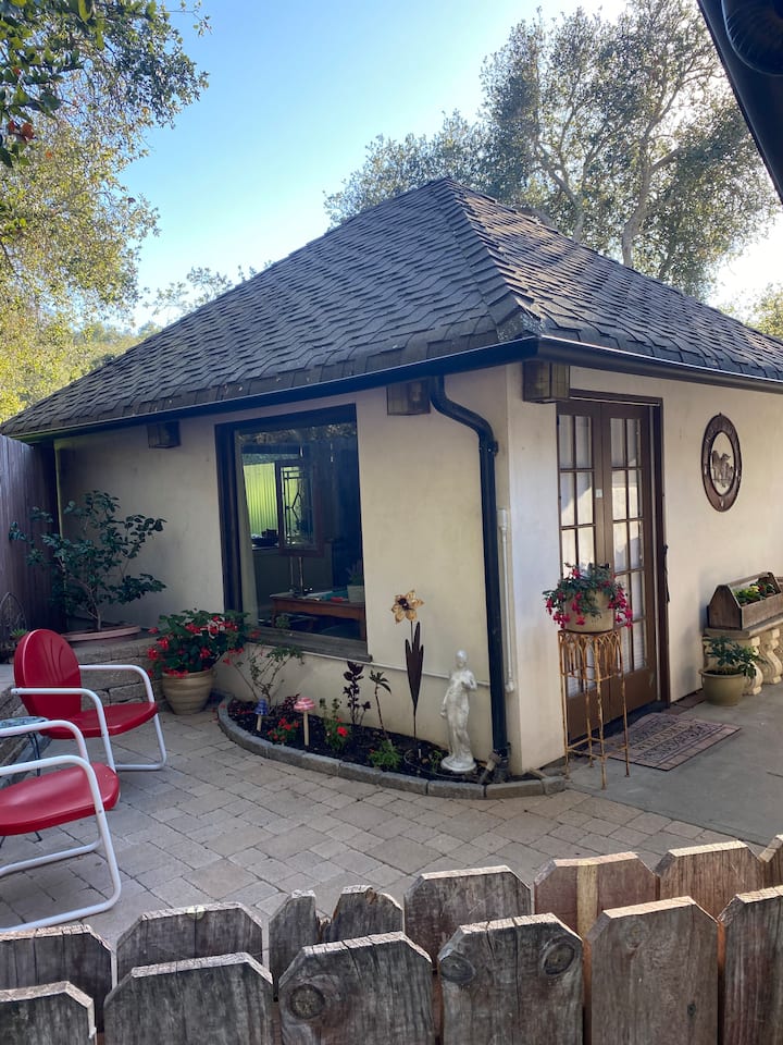 Quiet Country Cottage
