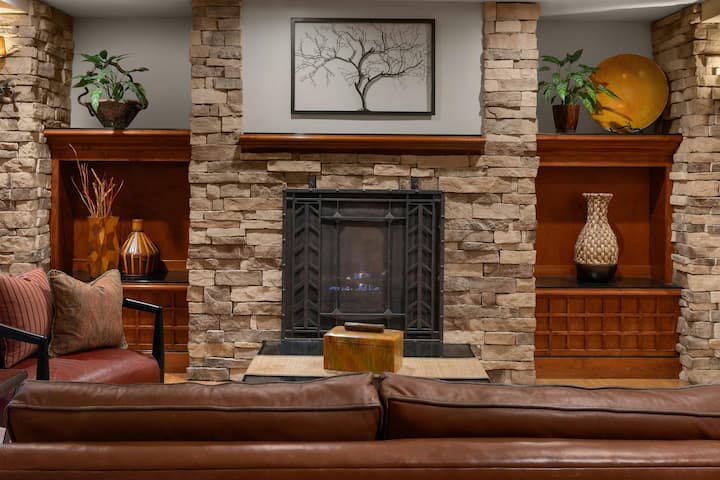 Larkspur Landing Hillsboro - An All-Suite Hotel