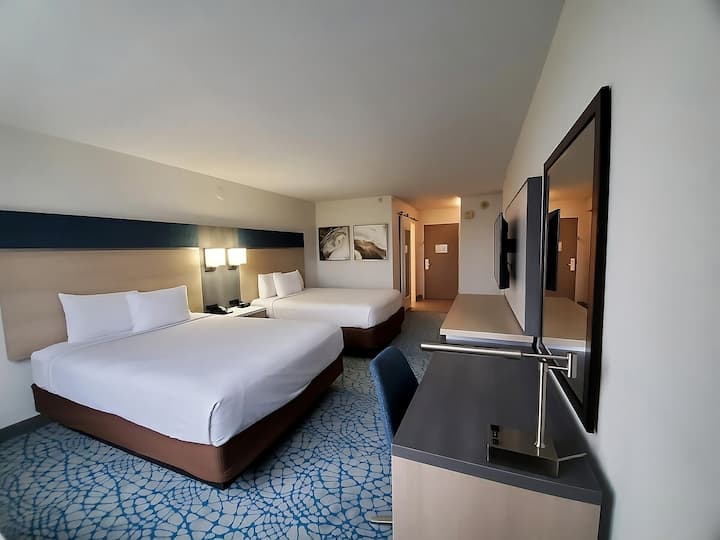 Hassle-Free Disney Stay | Pool & Free Parking