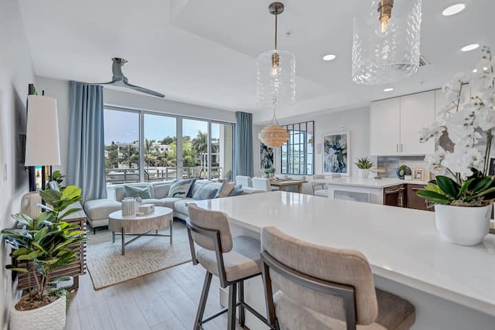 Sarasota Designer Waterfront Retreat * Paddleboard