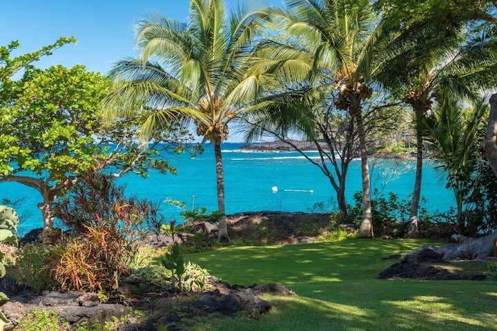 Kona Ocean Front Cottage on Keauhou Bay