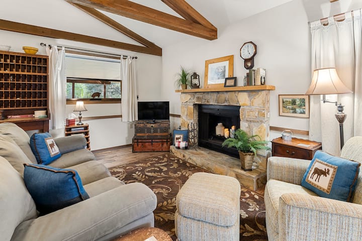 The Cottage (In the Country) Cozy, Quiet Retreat