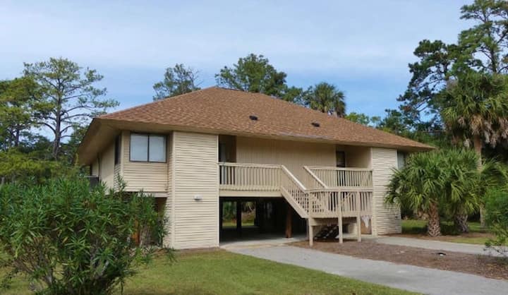 The Quiet Condo Getaway