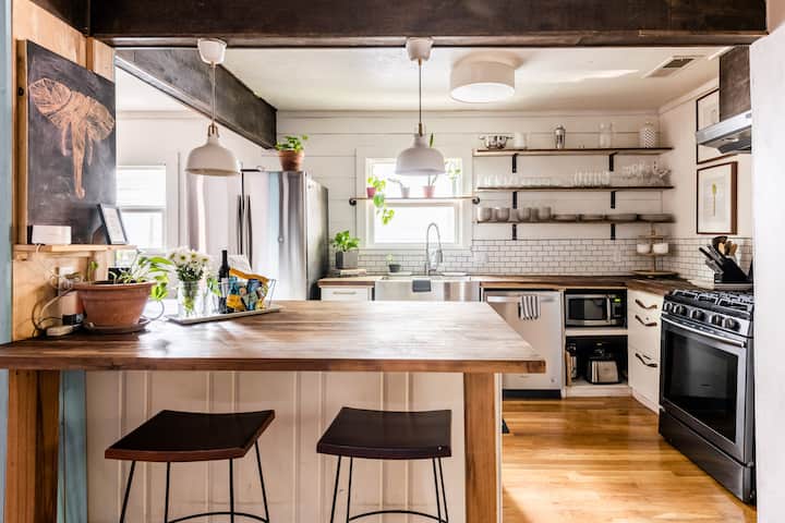 Colorful East Austin Bungalow | Patio | Walkable