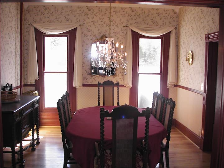 Room #5 (sleeps 2) 2nd Floor 27 Stairs