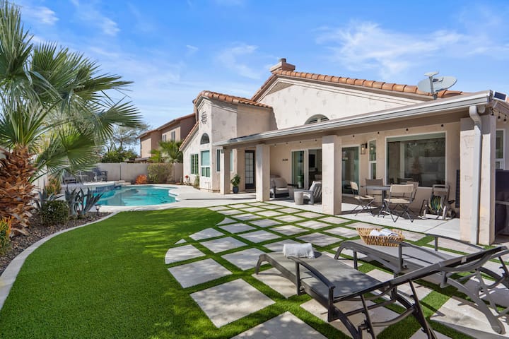 Oasis on Presidio! Great Location!