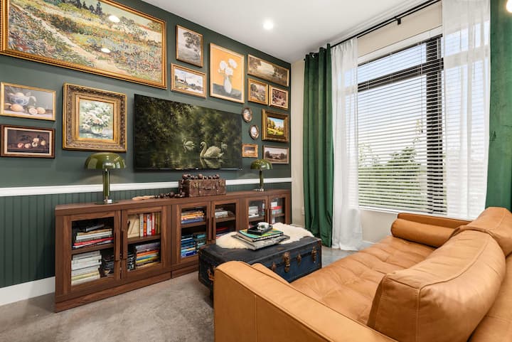 Library Retreat | Antiques & Gallery Wall