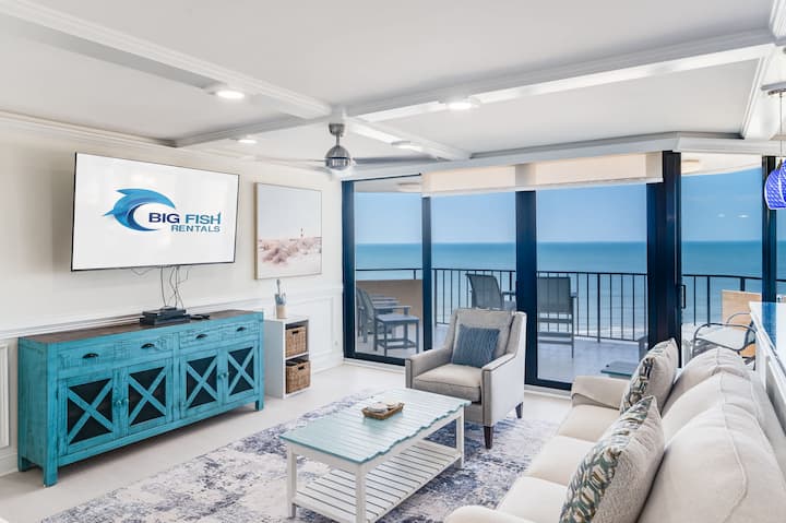 Oceanfront Condo, Amazing View, Large 2 Bedroom