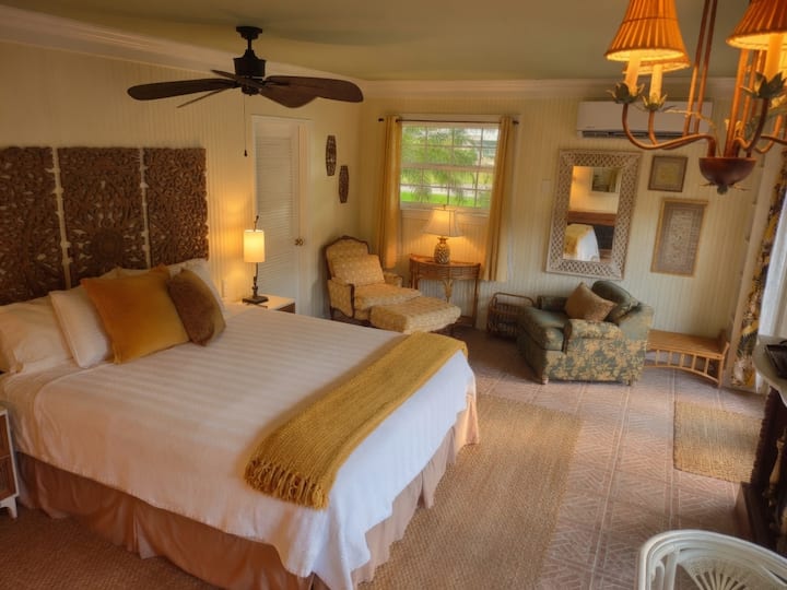 Vero Beach room w/ private entry MCM suite