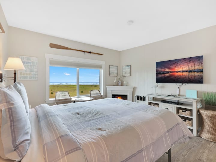 Condo #201 Oceanfront Studio on the Prom