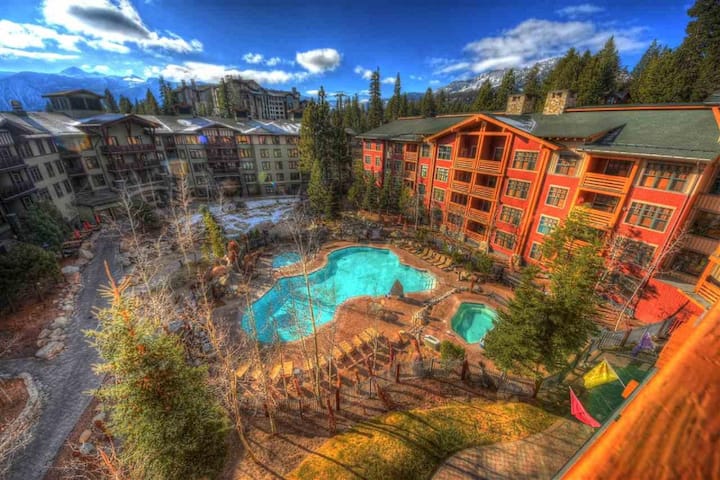 800+ Reviews, 1BR Village Lodge, 60" 4kTV+Netflix