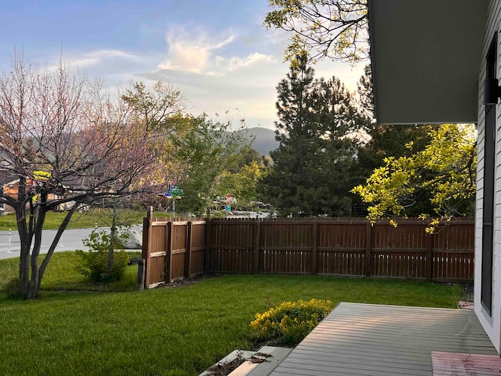 Cozy North Boulder studio near trails and lake