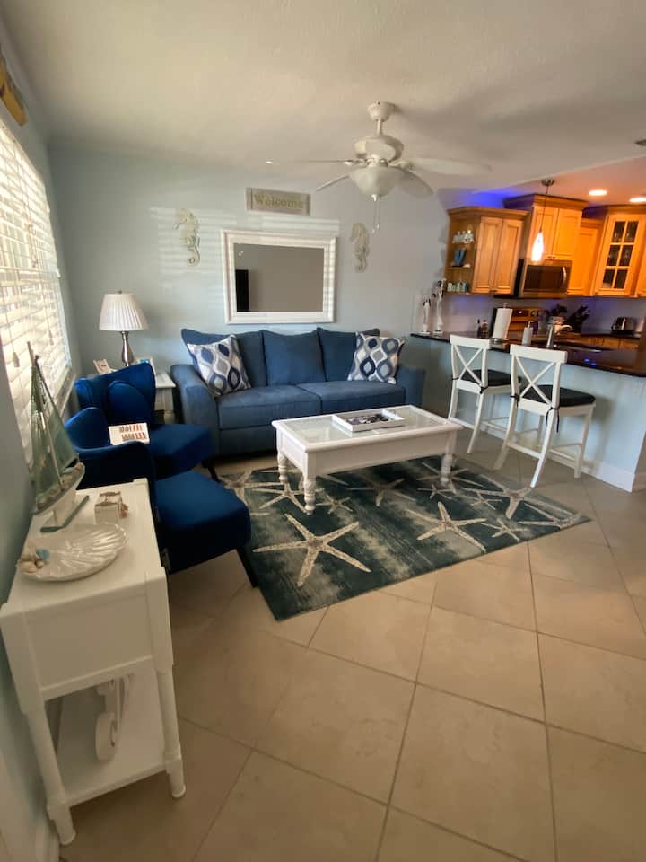 Beach Across the St | No Stairs |Parking in Front!