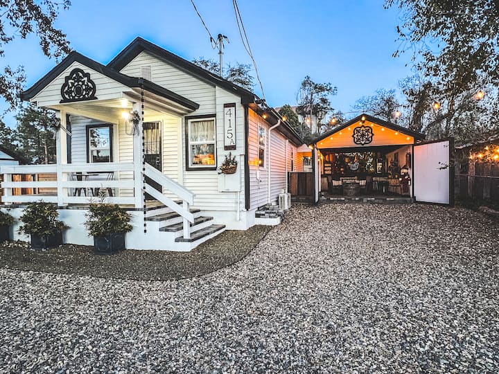 The Butte Hideaway Prescott HotTub Thumb ButteView