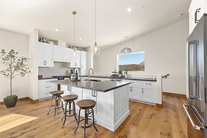 Wineries, Views, Full Kitchen - The Barn