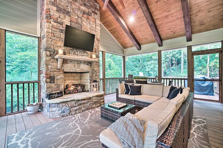 Hootenanny at Horton Creek: Creekside Escape!