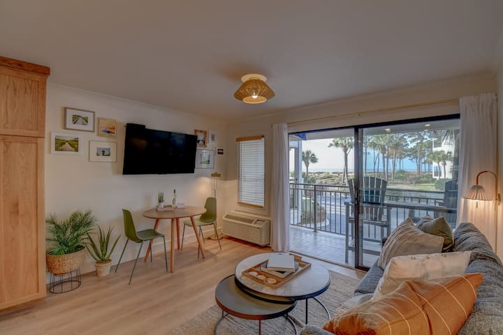 The Lookout - A Modern Beach Retreat (Oceanfront)