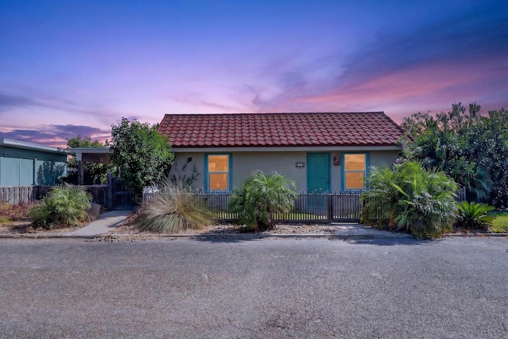 Siesta Villa | Private Patio | Dog Friendly