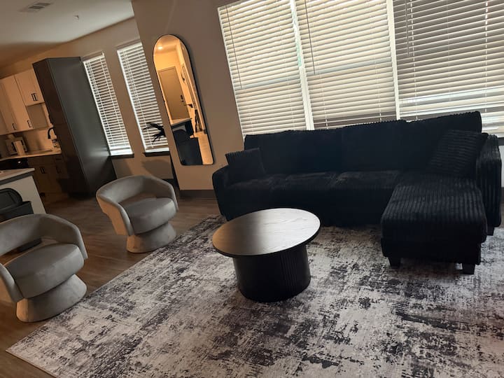 Near Downtown 2BR| 10 Min to Stadium
