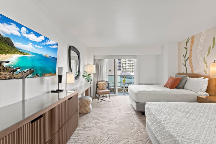 Ala Moana Hotel Retreat Beach, Dining & Shopping