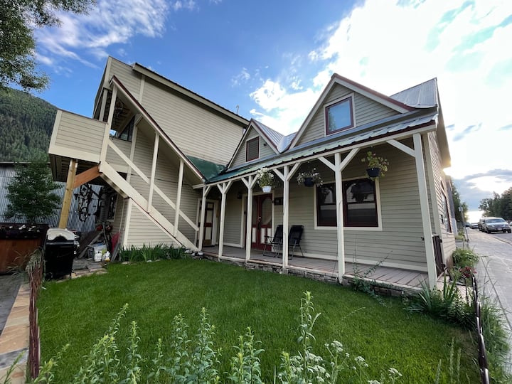 Central Telluride Cottage 1 block from Main Street