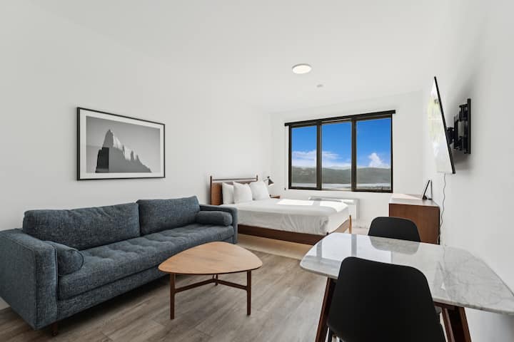 Ski in Ski out Deer Valley East Village Condo