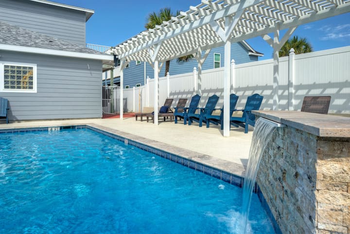 Pet & Boat-Friendly, Pool, Minutes to the Shore