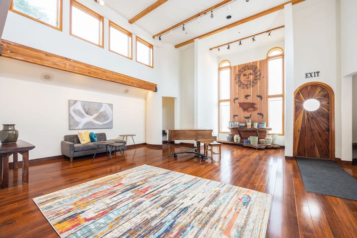 Seaside Art Gallery Loft Inspire Your Creativity