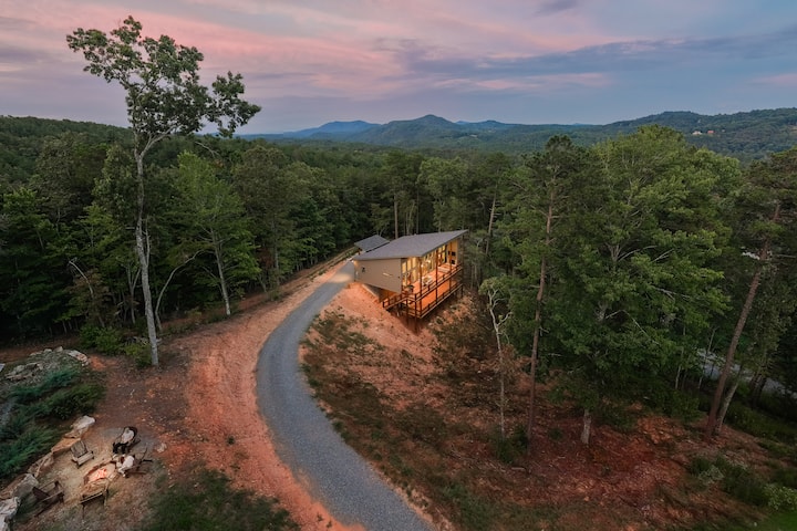 Moody. Modern. Magic. | 10 Min to Blue Ridge