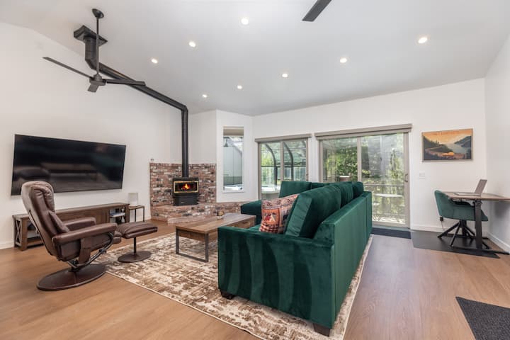 2026 | Pvt Hot Tub | King Suite | 3 Bath