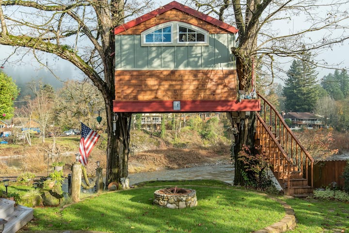 Washougal Riverside Treehouse