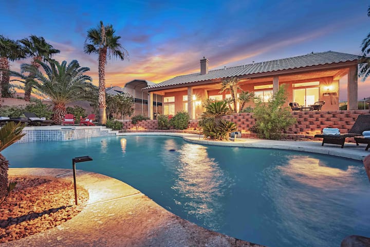 Tranquil oasis w/ Pool (heat xtra) Spa/ mini putt.