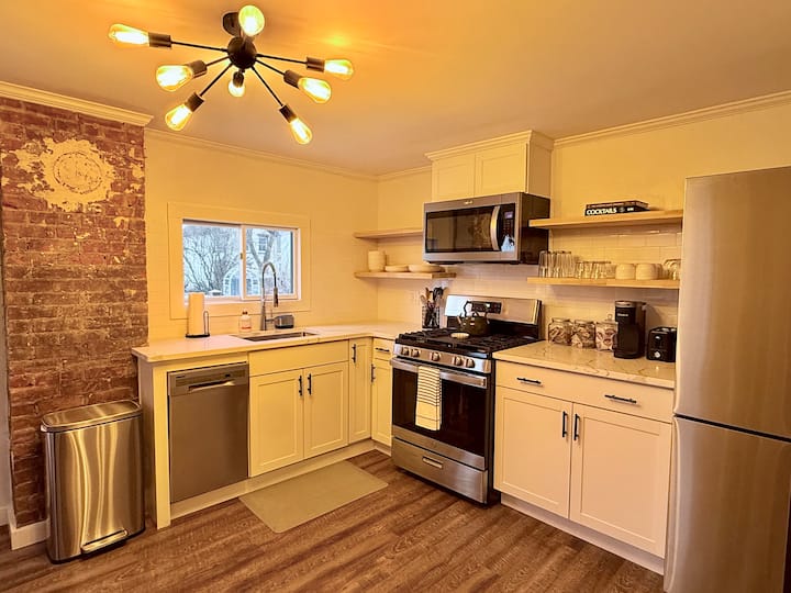 Village Townhouse Apartment