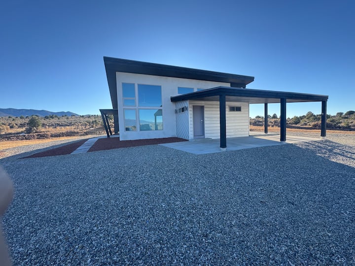 Moody Western Haven | 2BR/2BA