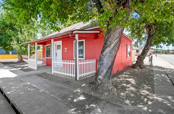 Route 66 Burgundy Bungalo · Fenced Yard · Downtown