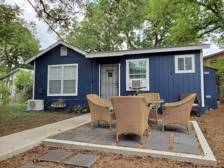 Private Guest House near Downtown