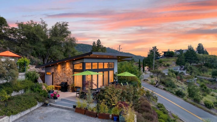Dual-Zone Spa • Fire Pit • Outdoor Dining • Views